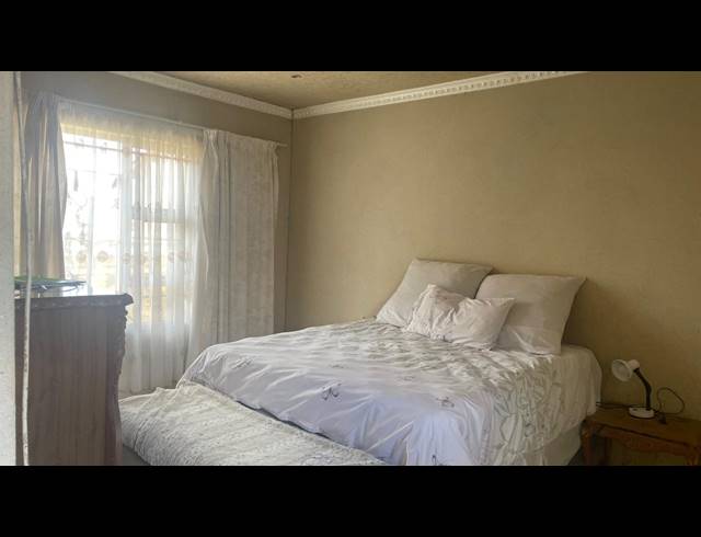3 BEDROOM FREESTANDING FOR SALE IN SHARON PARK
